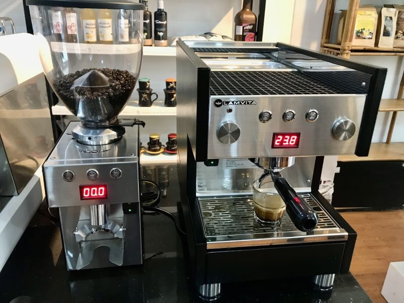 Máy pha cà phê Lamvita chính hãng, giá tốt Liên hệ với Ficoffeeshop để nhận mức giá ưu đãi nhé!