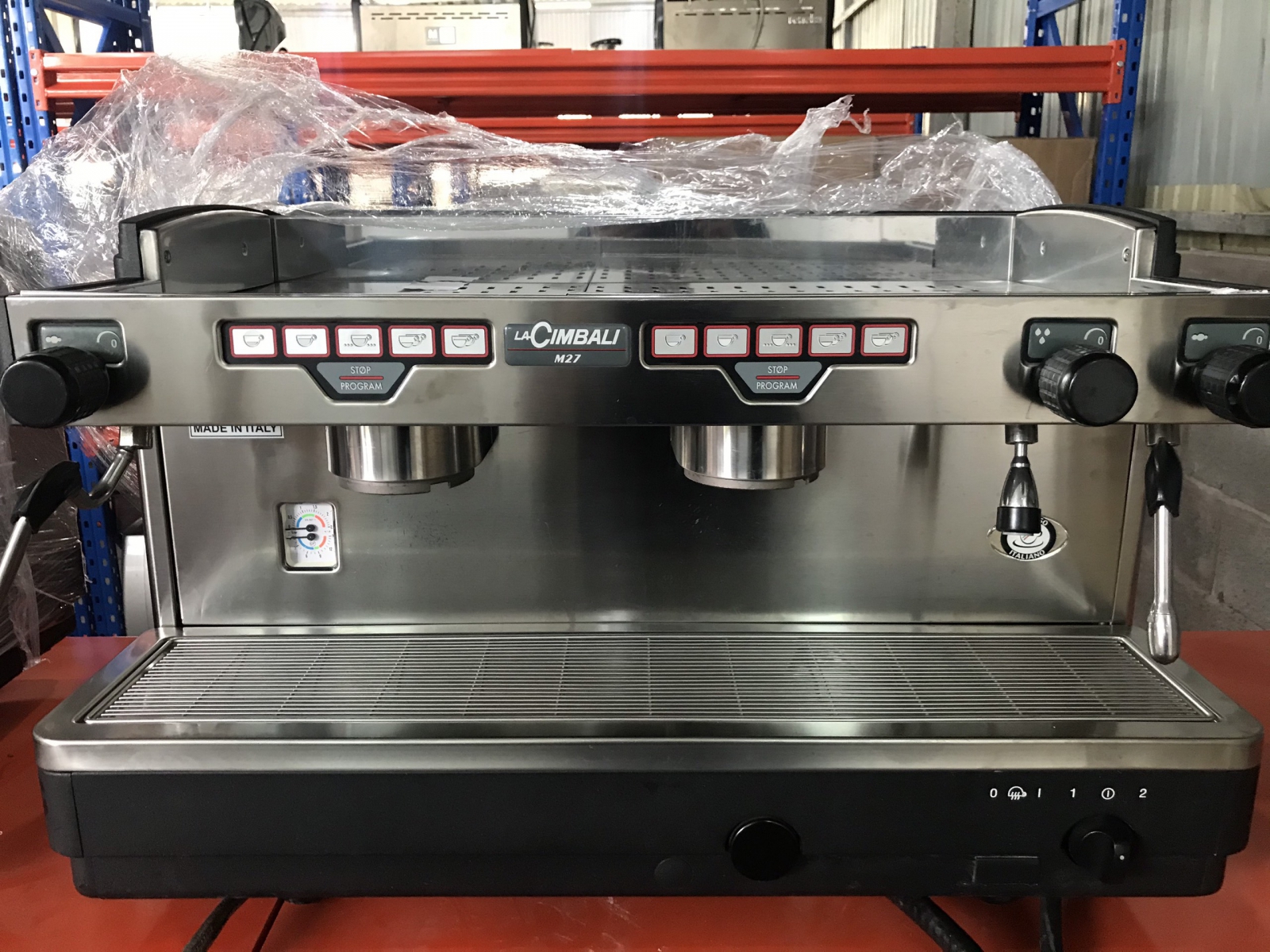 Máy pha cà phê thanh lý - Giải pháp khởi nghiệp tiết kiệm Hình thức thanh lý máy pha cafe có nhiều ưu điểm